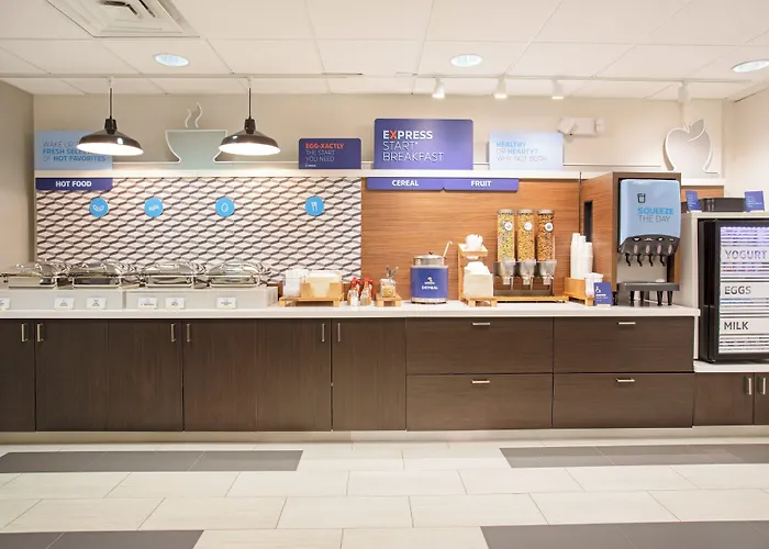 Holiday Inn Express & Suites Phoenix Glendale Dist By Ihg